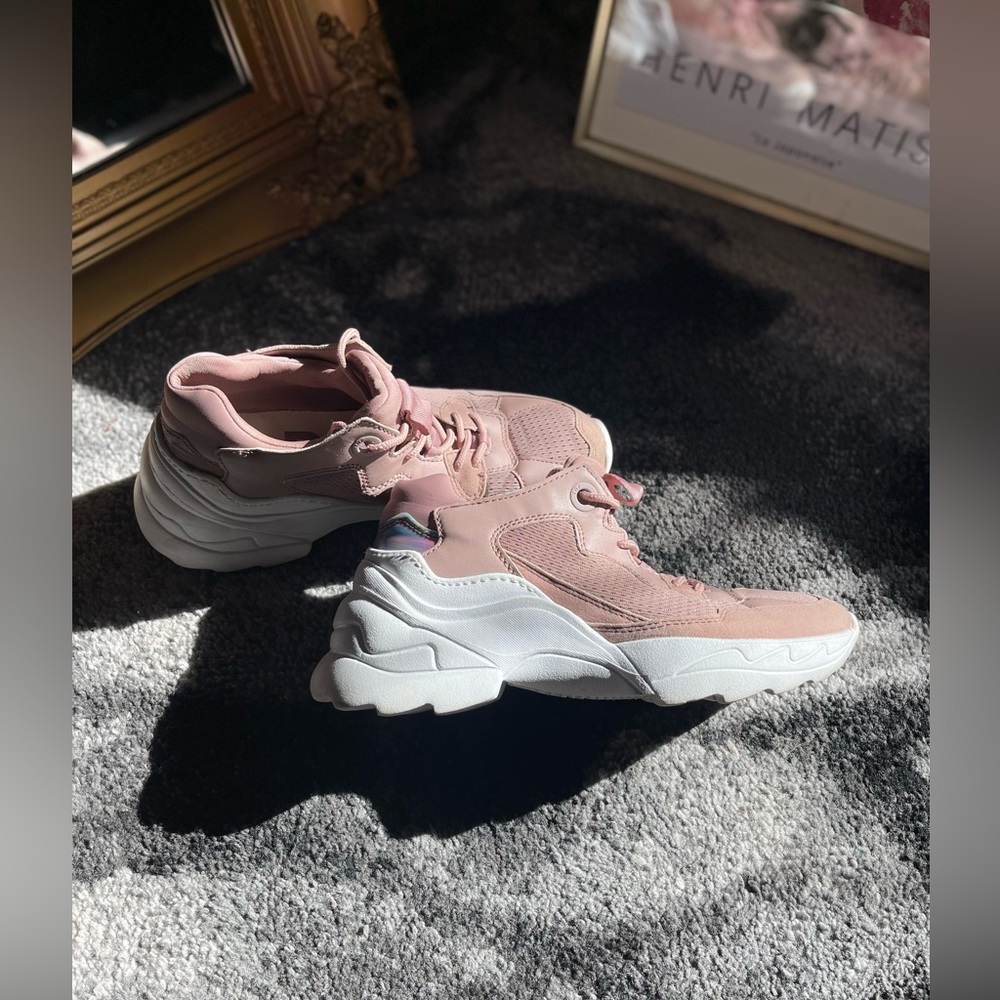 Platform Sneaker